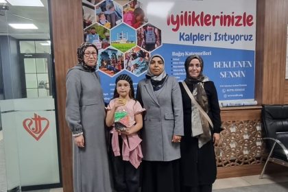 kutahyada-kuran-kursu-ogrencisi-harcliklarini-gazzeye-bagisladi