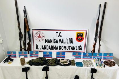 manisada-jandarmadan-sok-baskin-uyusturucu-silah-ve-tarihi-eser-ele-gecirildi