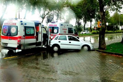 mentesede-trafik-kazasi-3-yarali