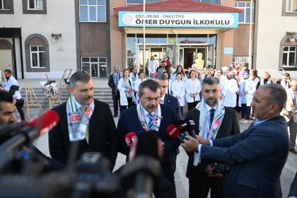 milli-egitim-bakani-tekin-on-binlerce-insan-60-binin-uzerinde-insanin-sehit-edildigi-bir-soykirim-surecini-yasiyoruz