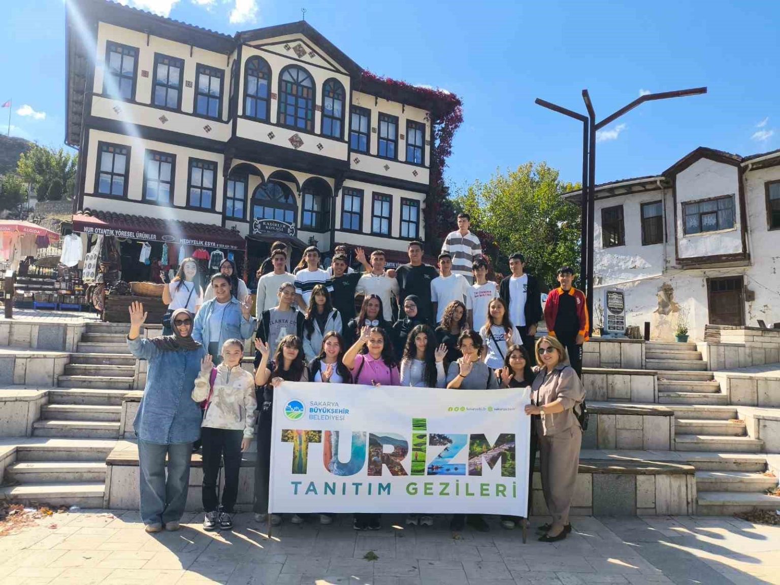 ogrenciler-sehrin-tarihi-ve-dogal-guzelliklerini-kesfetti