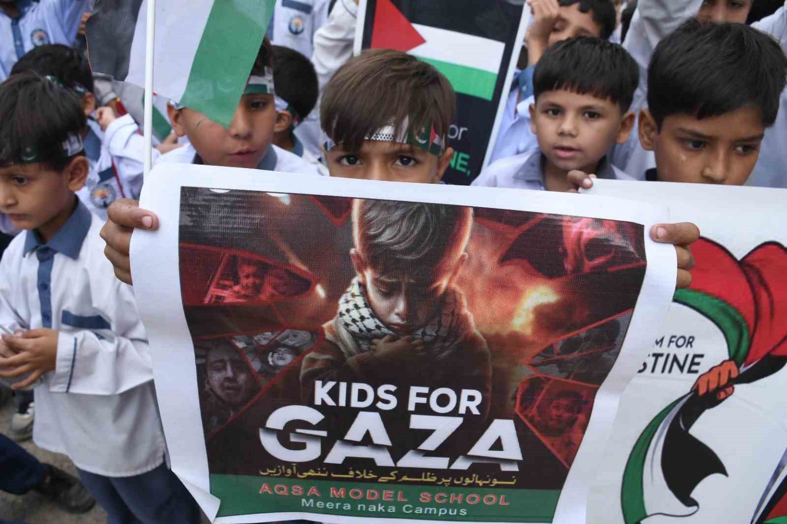 pakistanda-israilin-gazzeye-yonelik-saldirilari-ikinci-yilinda-protesto-edildi