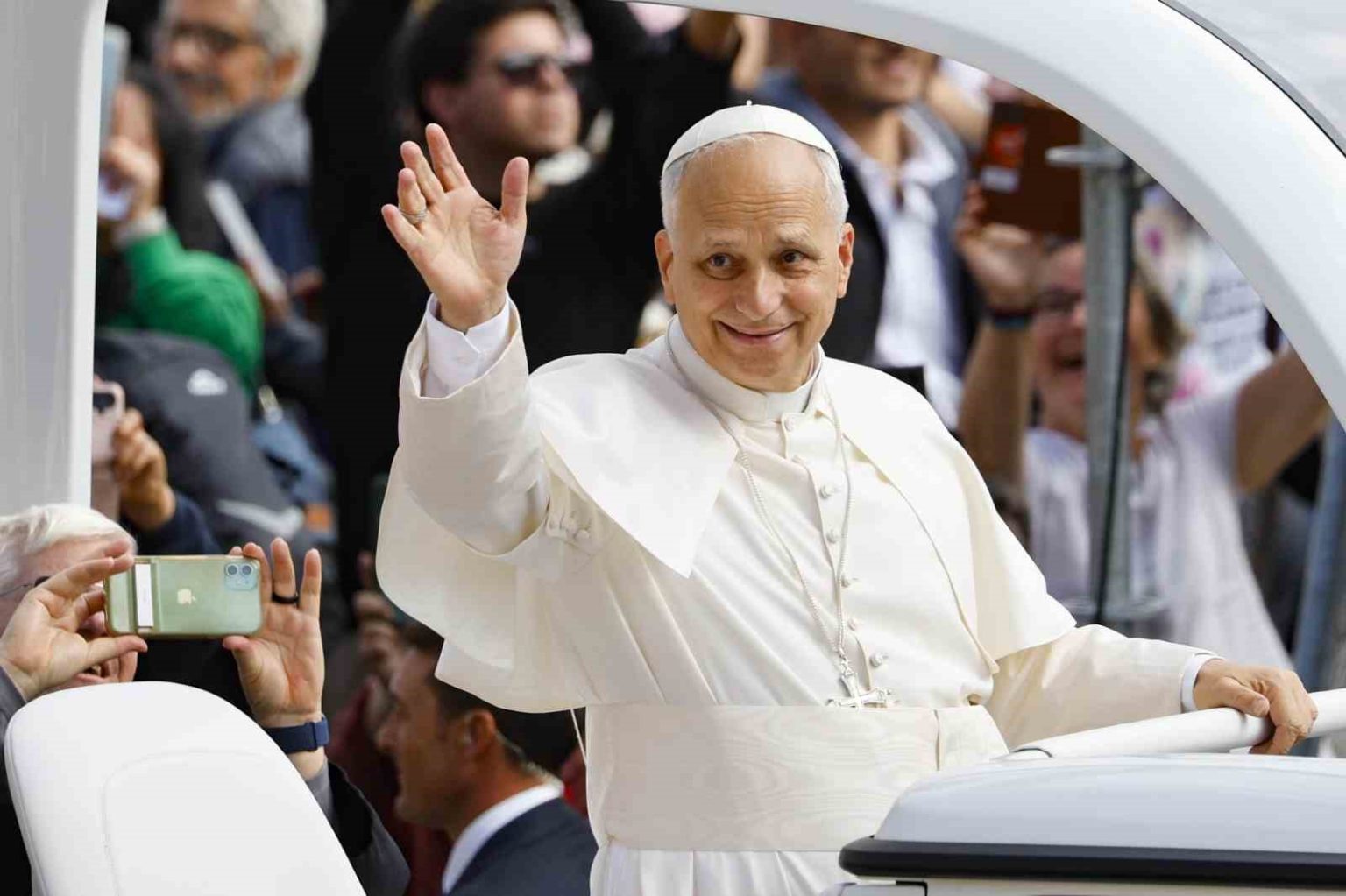 papa-14uncu-leonun-ilk-yurt-disi-ziyareti-turkiyeye