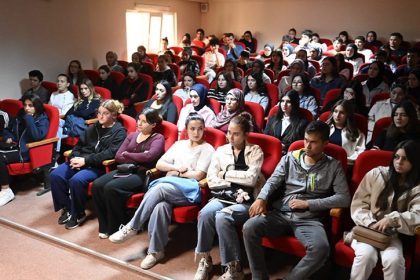 rektor-savas-esme-myo-akademisyenleri-ve-ogrencileri-ile-bulustu