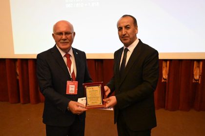 rektor-savas-genclere-gecmisten-gunumuze-matematigin-seruvenini-anlatti