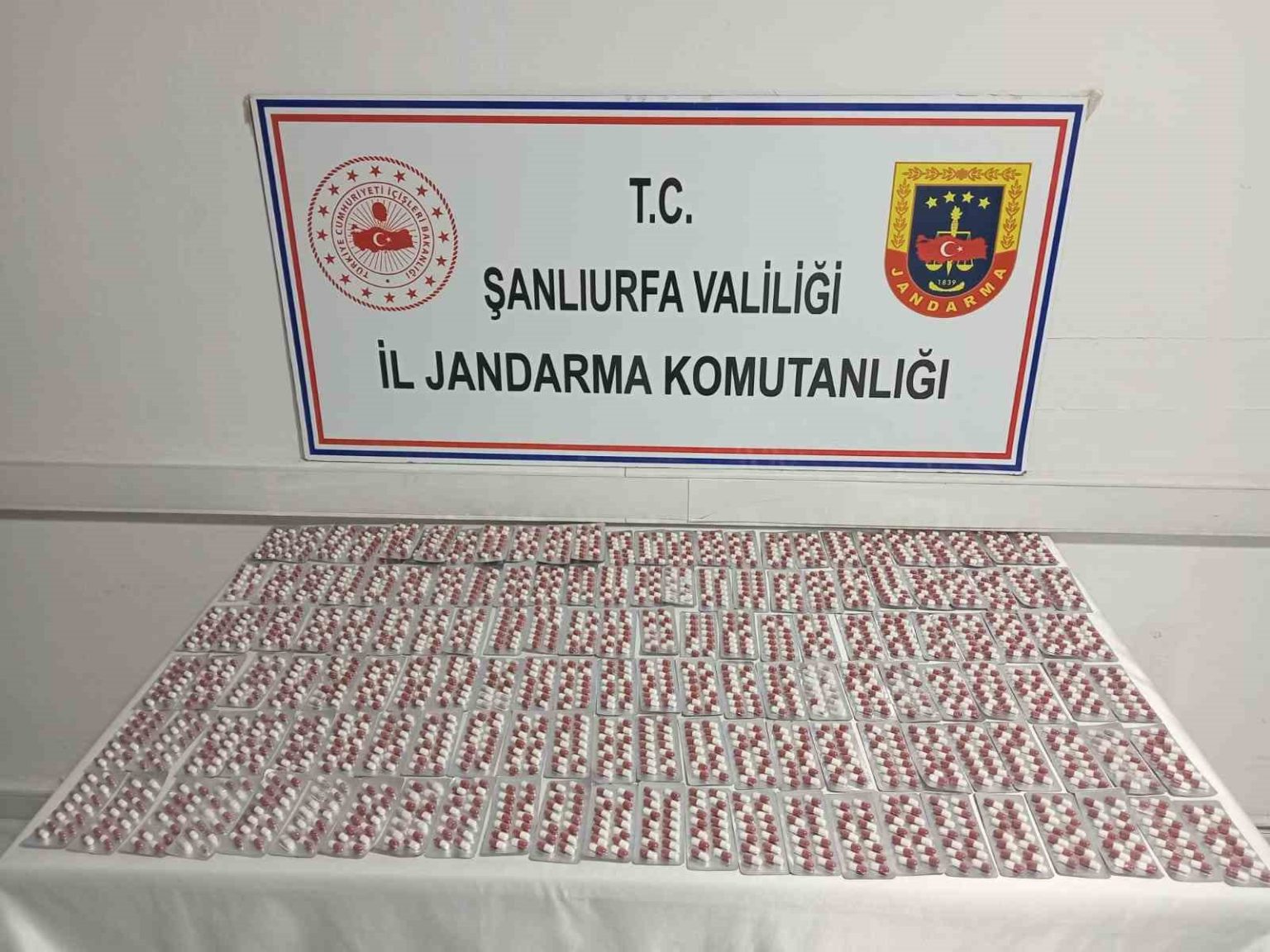 sanliurfada-2-bin-128-uyusturucu-hap-ele-gecirildi