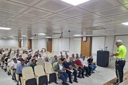 siirtte-toplu-tasima-soforlerine-trafik-guvenligi-egitimi-verildi