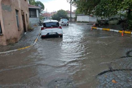 sindirgida-saganak-yagis-hayati-olumsuz-etkiledi