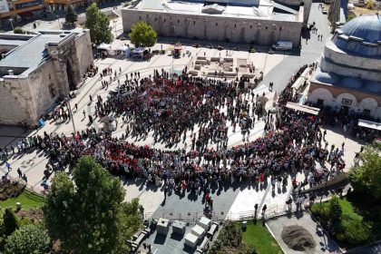 sivasli-ogrenciler-gazze-icin-tek-vucut-oldu