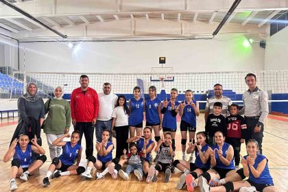tomarzali-belediyespor-kiz-voleybol-takimi-galibiyete-doymuyor