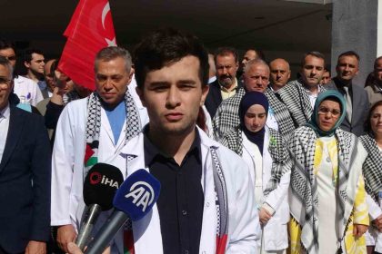 trabzonda-doktor-adaylarindan-hayat-kurtaran-eller-gazzedeki-katliama-susamaz-protestosu