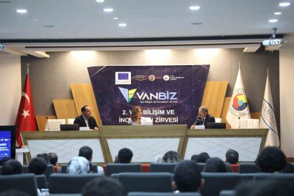 van-bilisim-ve-inovasyon-zirvesi-buyuk-ilgi-gordu