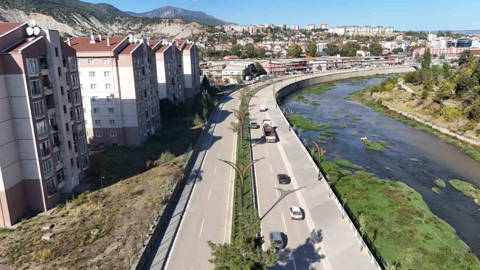 yenice-caddesi-trafige-acildi