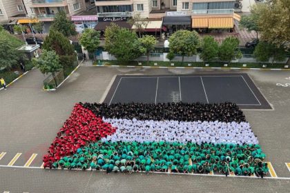 600-ogrenciden-filistine-dev-bayrakli-destek