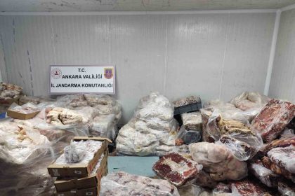 ankarada-17-ton-sagliksiz-et-ve-tavuk-urunu-ele-gecirildi