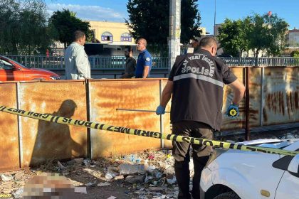 antalyada-otoparkta-silahli-saldiri-1-yarali