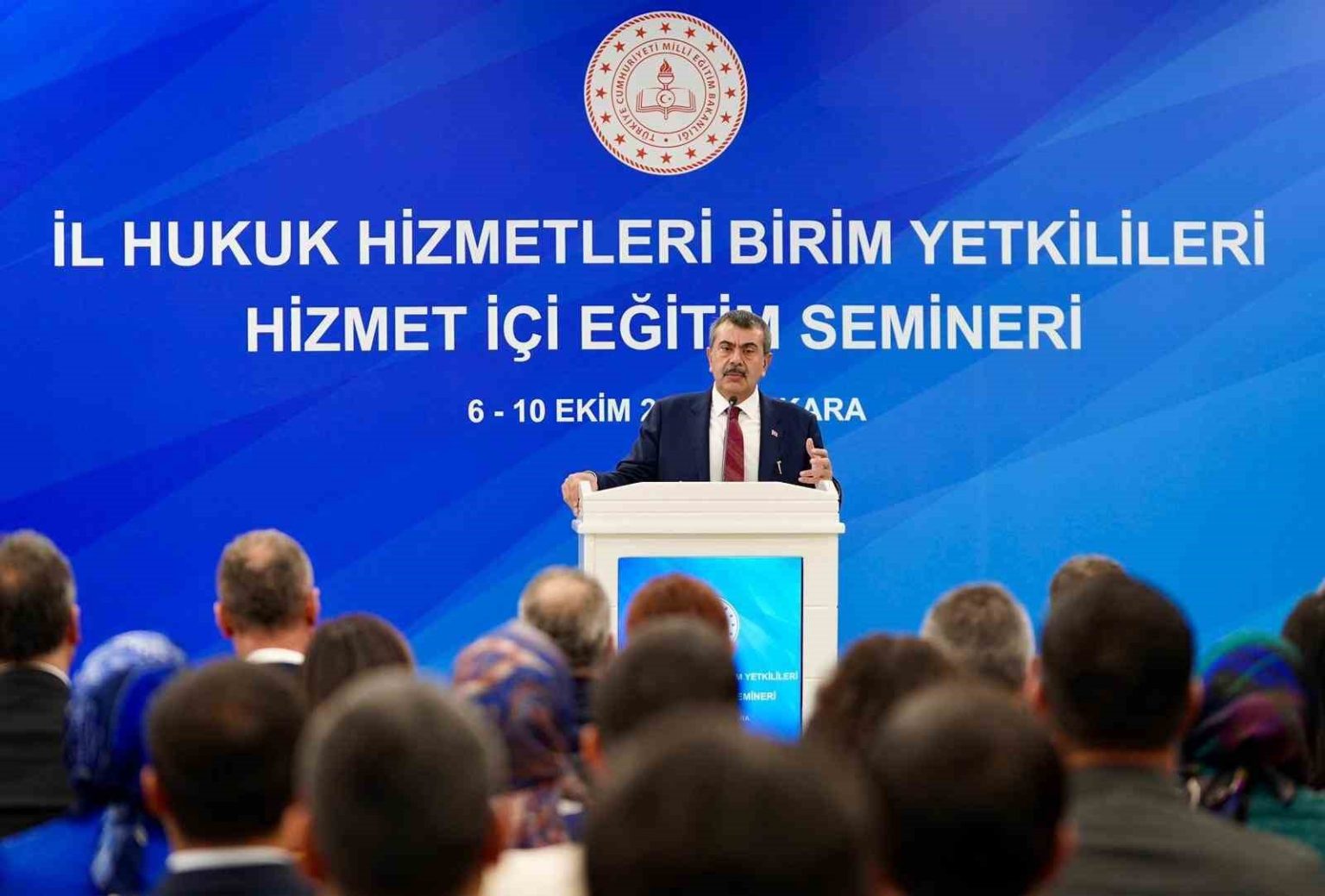 bakan-tekin-hicbir-ogrencimizin-geride-kalmadigi-bir-egitim-sistemi-insa-etmek-icin-caba-gosteriyoruz