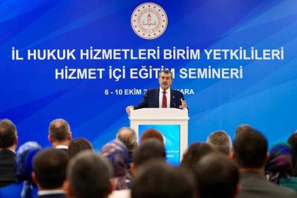 bakan-tekin-hicbir-ogrencimizin-geride-kalmadigi-bir-egitim-sistemi-insa-etmek-icin-caba-gosteriyoruz
