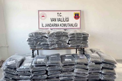 baskalede-gumruk-kacagi-malzemeler-ele-gecirildi