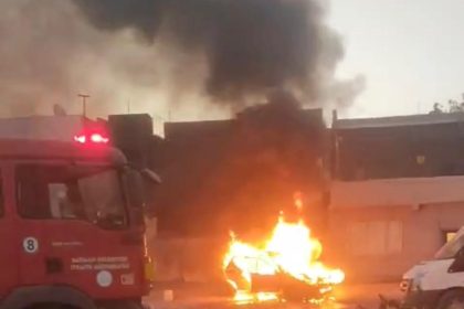 batmanda-park-halindeki-otomobil-alev-aldi