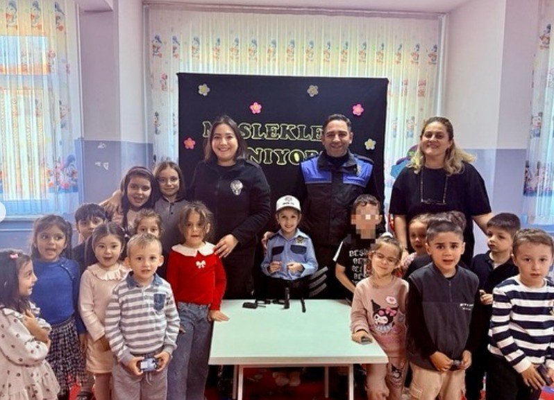bilecikte-miniklere-polis-meslegi-ve-112-egitimi