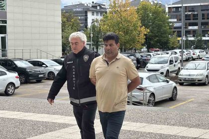 boluda-aracin-dingillerine-gizlenmis-7-kilo-uyusturucu-ele-gecirildi