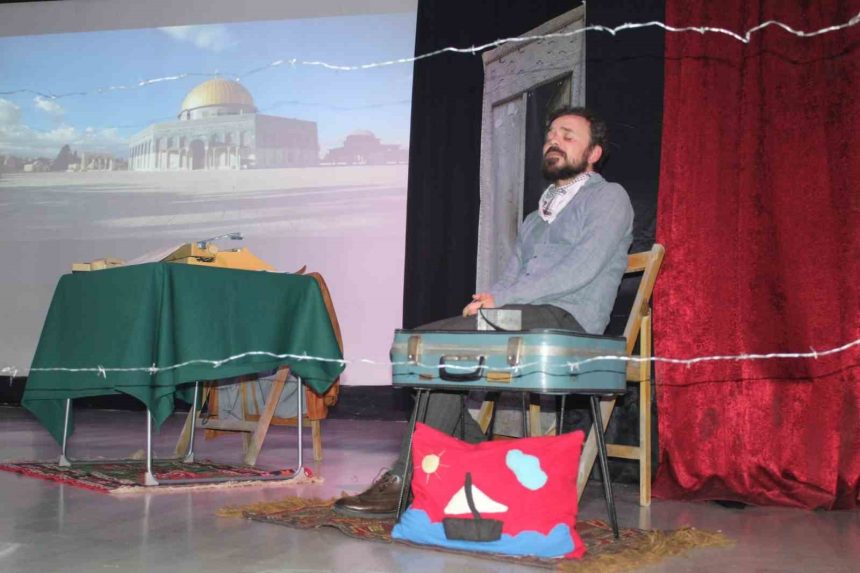 cinarcikta-bir-filistin-hikayesi-adli-oyun-sahnelendi