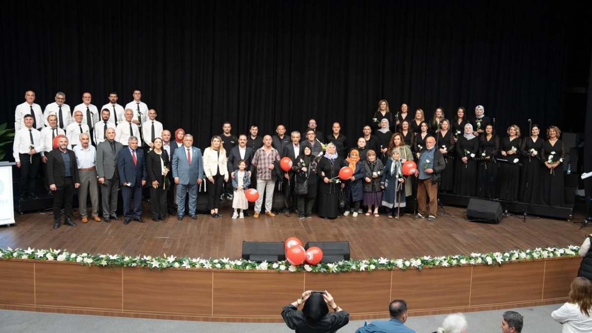 dunya-yaslilar-gunu-basiskelede-coskuyla-kutlandi