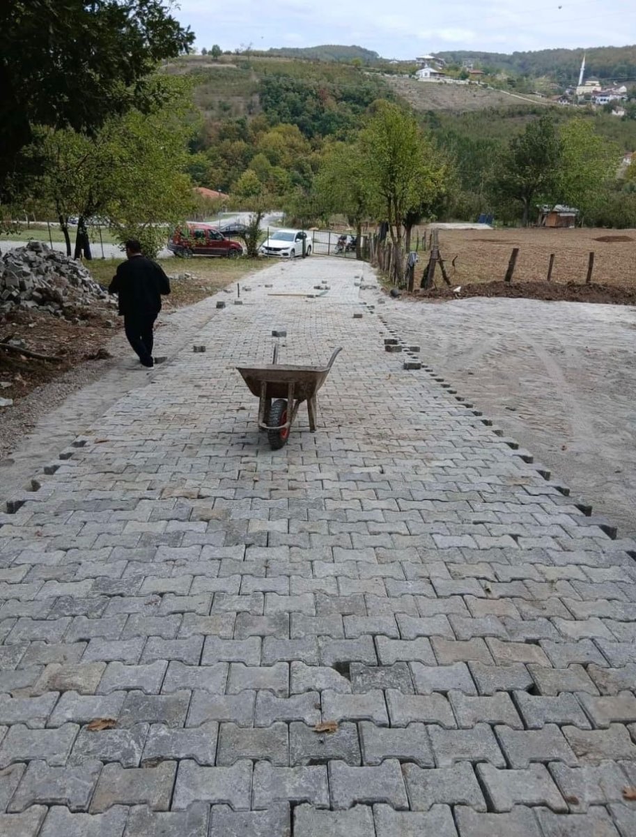 duzcede-koy-ic-yollarda-kis-oncesi-son-calismalar-yapiliyor