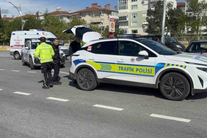 edirnede-otomobil-ile-motosiklet-carpisti-1-yarali
