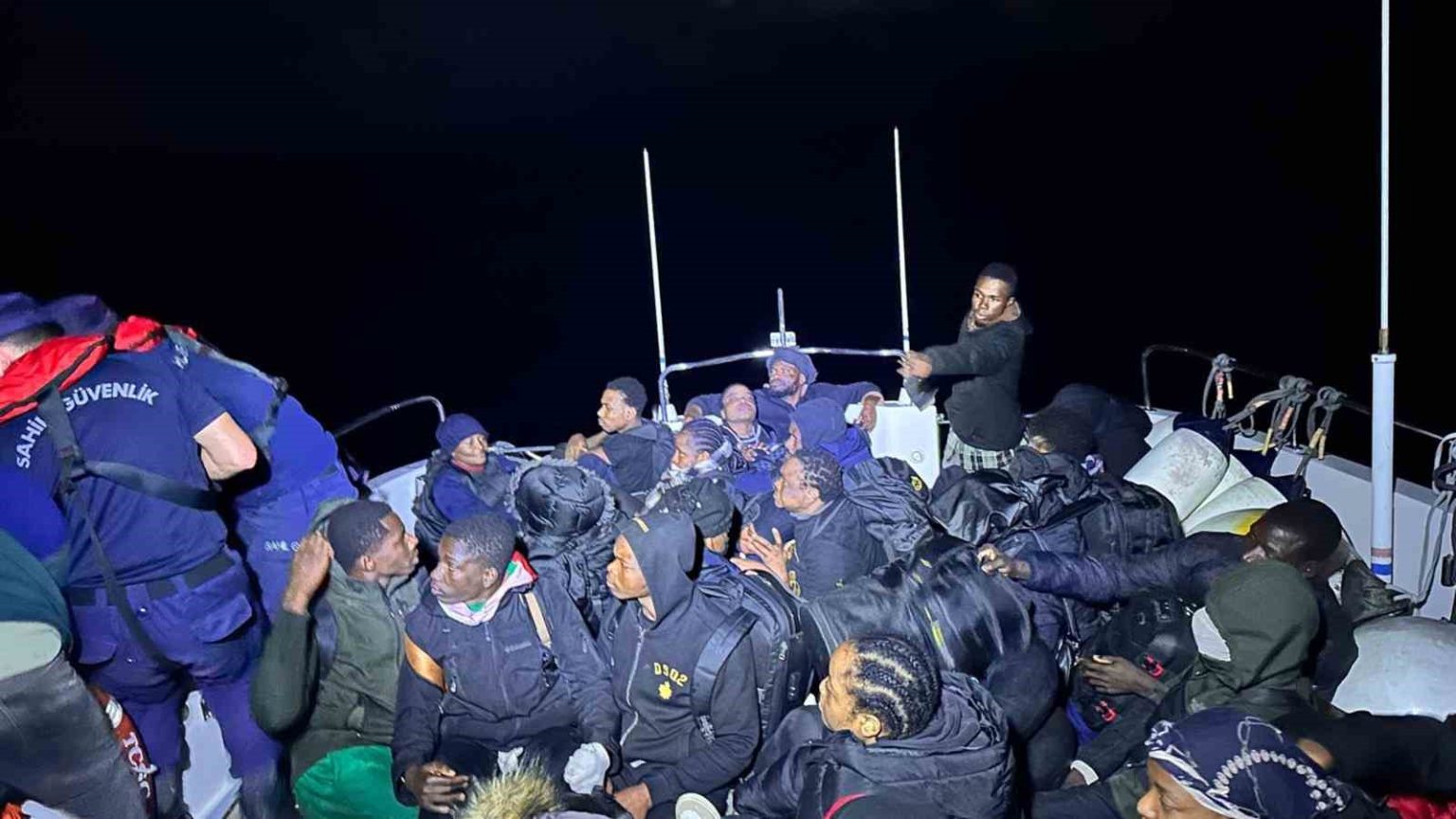 fethiye-aciklarinda-46-duzensiz-gocmen-yakalandi