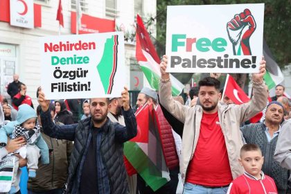 gebzede-binlerce-kisi-gazze-icin-yurudu