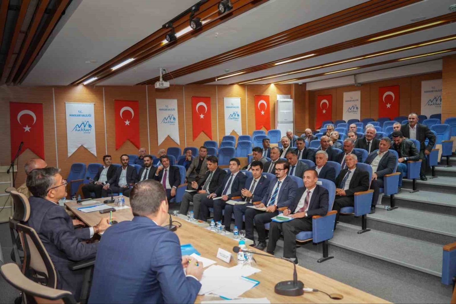 hakkaride-koylerin-sorunlari-masaya-yatirildi