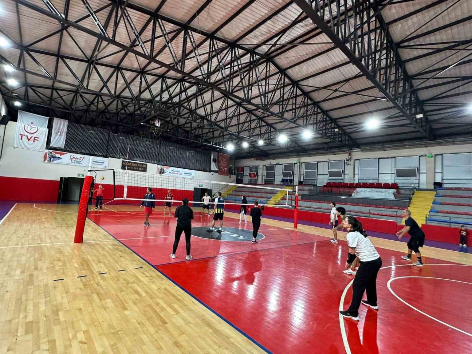 havran-myoda-spor-etkinligiyle-ogrenciler-stres-atti