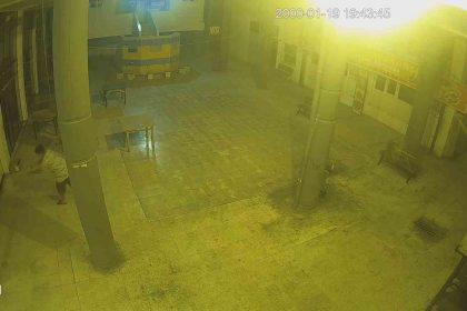 hirsizlik-anlari-kamerada-parasi-bitince-is-yeri-soyan-supheli-tutuklandi