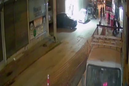 iki-grup-arasinda-kavga-cikti-o-anlar-kameraya-yansidi