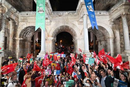 kaleici-old-town-festivali-21-ulkeden-26-sehrin-heyetlerini-agirlayacak