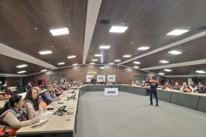 kayseride-100-muhtara-afet-egitimi-verildi