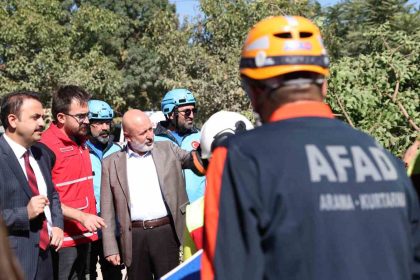 kocasinanda-ogrencilere-afet-ve-acil-durum-farkindalik-egitimi-veriliyor