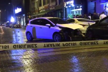 kutahyada-otomobiller-carpisti-3-yarali