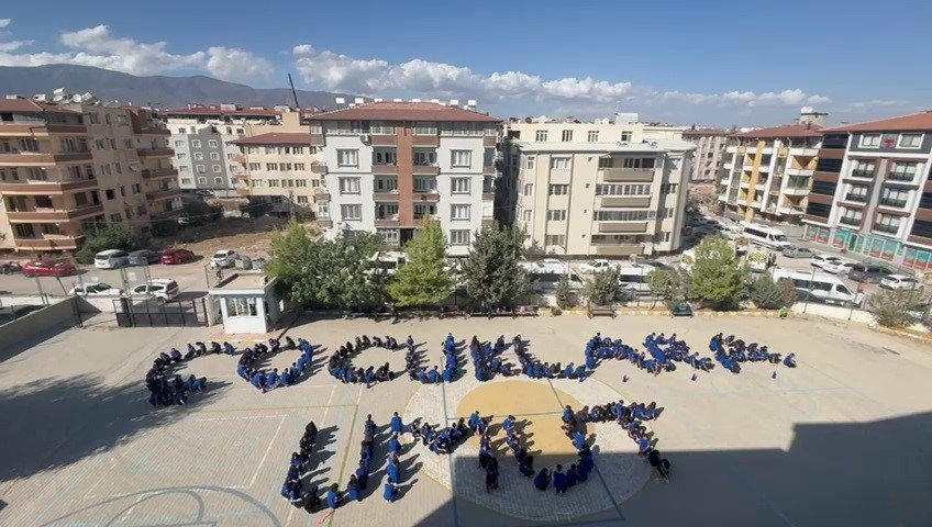 liseliler-gazzeli-cocuklar-icin-koreografi-olusturdu
