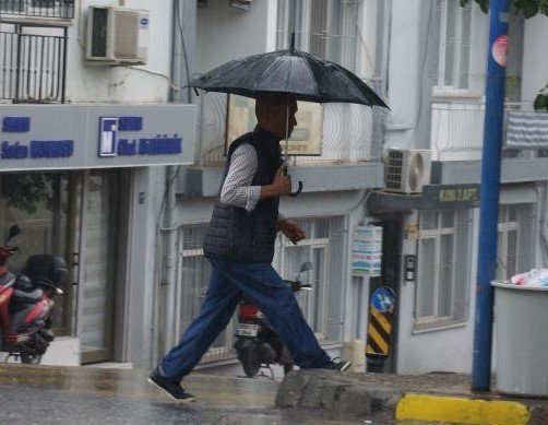 nazilli-en-cok-yagisi-alan-ilce-oldu