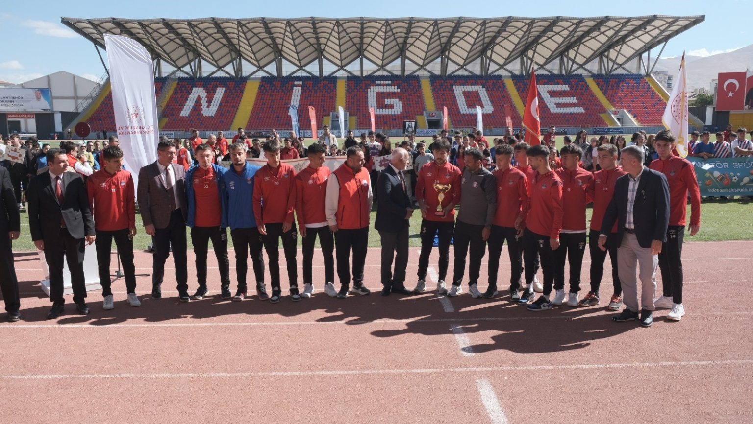 nigdede-amator-spor-haftasi-kutlamalari-basladi