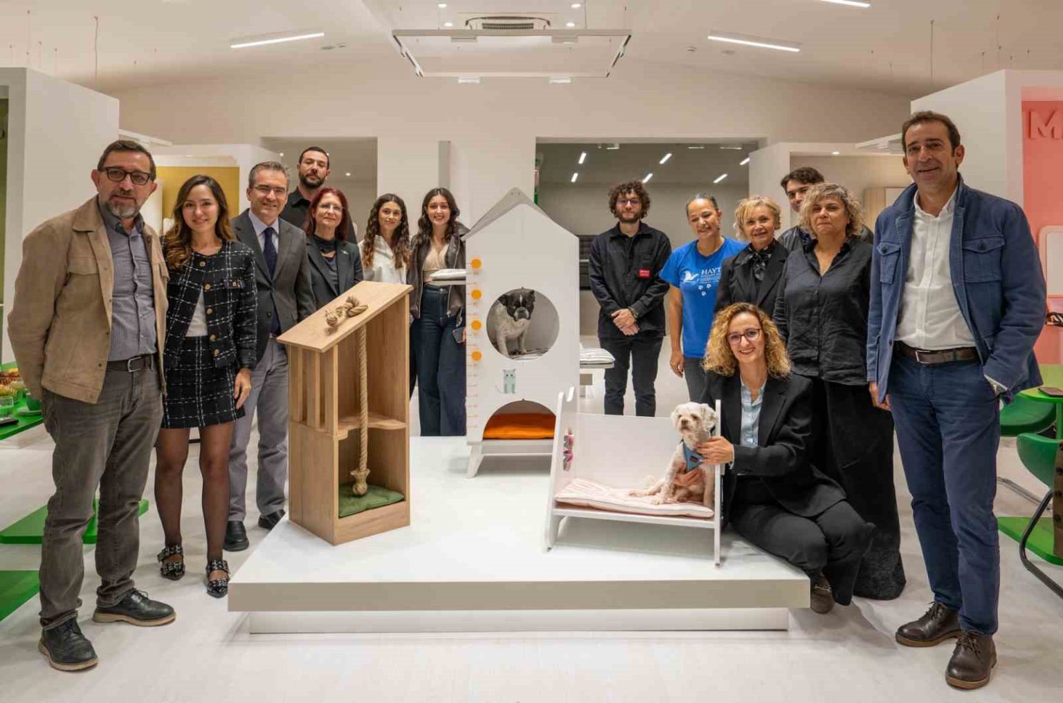 ogrencilerin-tasarimlari-barinaklara-can-suyu-olacak