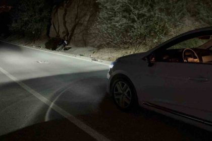 otomobilin-arkadan-carptigi-motosiklet-yoldan-cikti-1-yarali