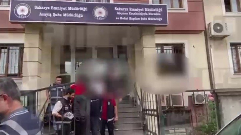 polis-nefes-aldirmadi-bir-ayda-319-aranan-sahis-yakalandi