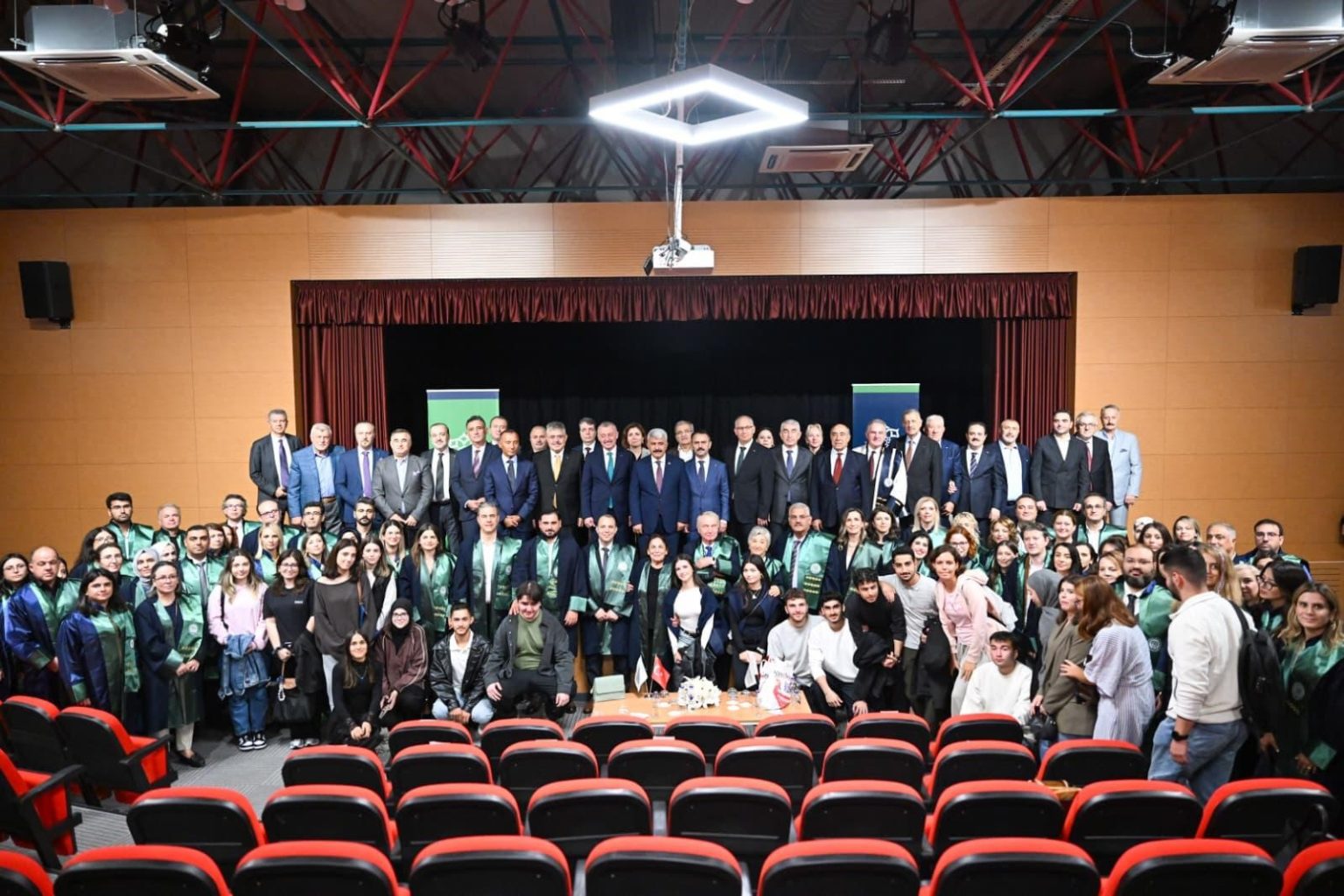 rektor-elmas-mujdeyi-verdi-turkiyede-ve-dunyada-ornek-bir-model-olacak