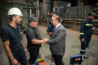 sanayi-ve-teknoloji-bakani-mehmet-fatih-kacir-kutes-fabrikasini-ziyaret-etti