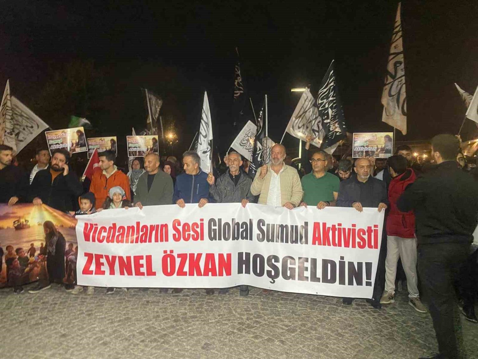 sumud-filosunda-bulunan-aktivist-zeynel-abidin-ozkan-gazzeye-yaklasabildigimiz-en-son-noktaya-kadar-da-yaklastik