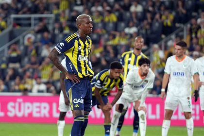 super-ligin-ilk-8-haftasinda-en-cok-penalti-kazanan-fenerbahce-oldu